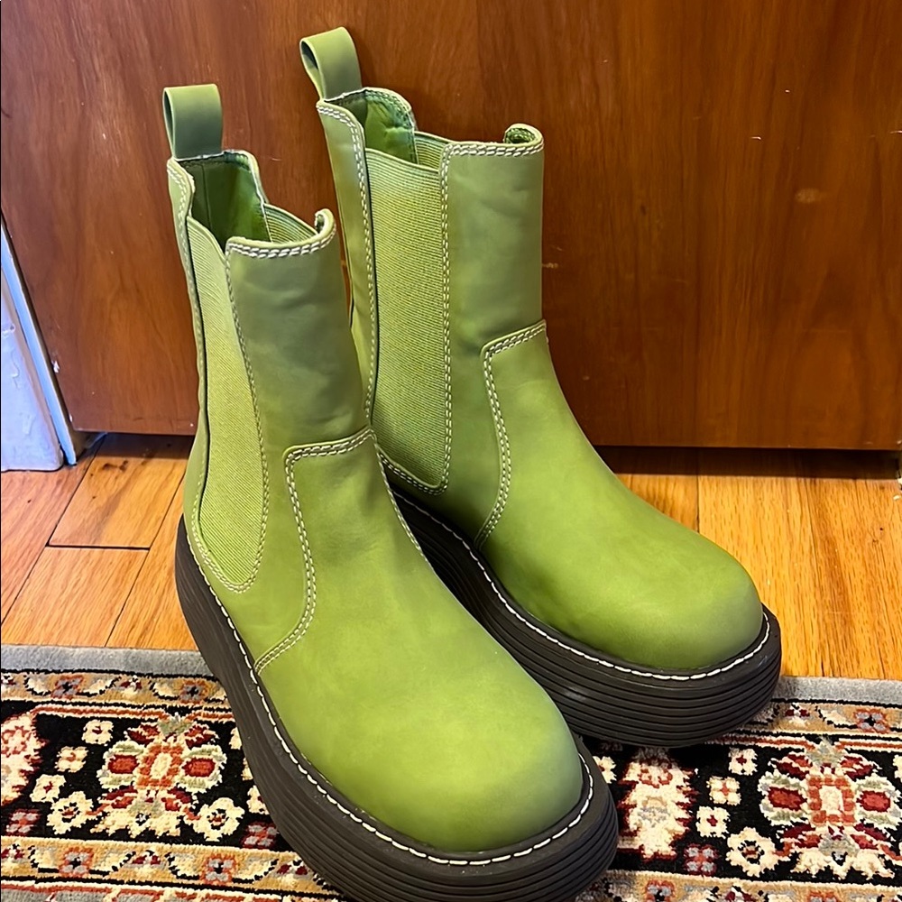 Green Platform Chelsea Boots